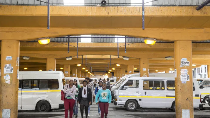 La station de mini-bus de Cape Town (Afrique du Sud)