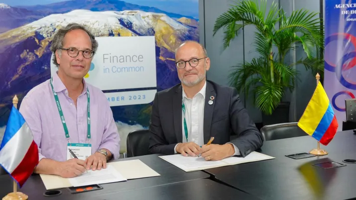 La AFD y la Financiera de Desarrollo Nacional (FDN) firman convenio de crédito por 90 millones de euros para financiación de buses eléctricos