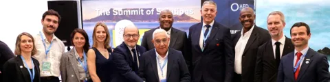 Signature d’un protocole d’accord entre la Fédération française de rugby, l’Agence française de développement et Expertise France pour le projet CAP Rugby lors du Sommet Finance in Common (FiCS)
